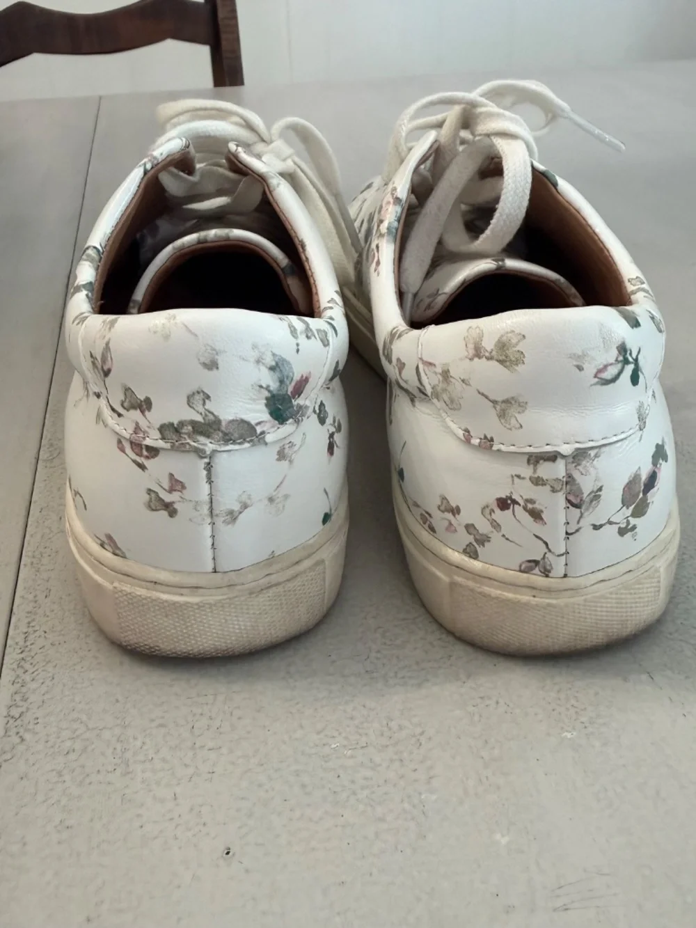 J. Jill Women’s White Floral Low-Top Lace Up Sneakers Sz 8 GUC